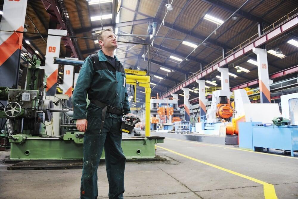 WHAT IS IT AND HOW DOES THE MANUFACTURING SECTOR WORK?